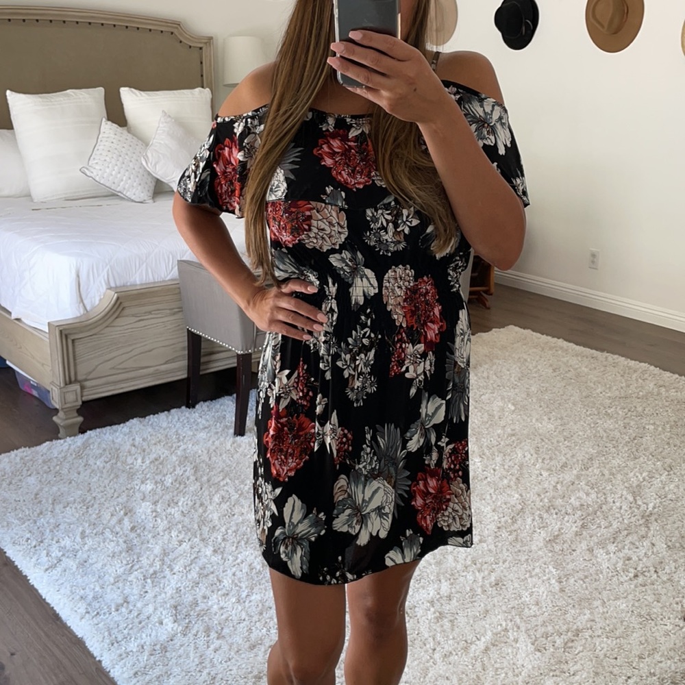 Dress - Picture 2 of 3